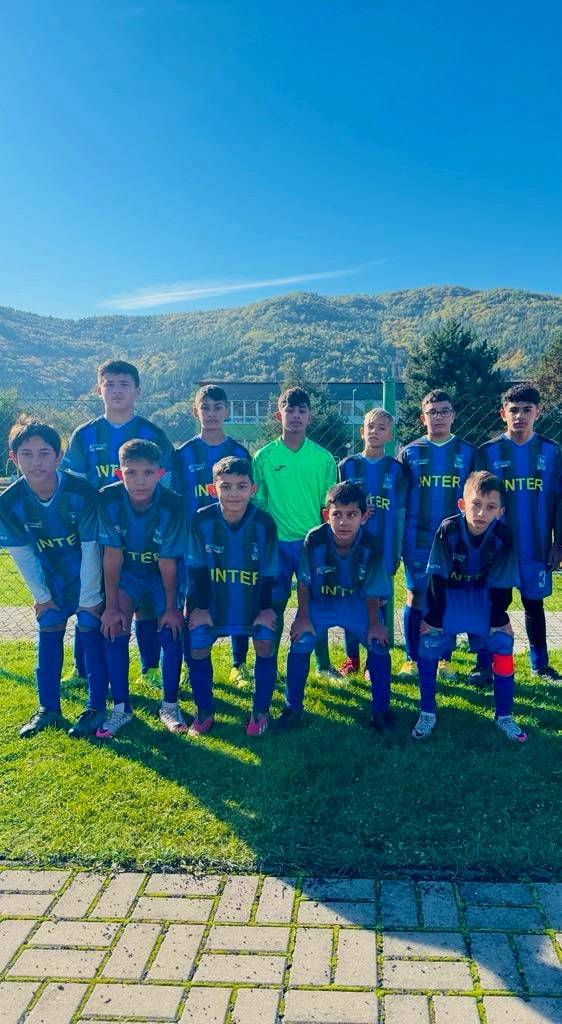 Naša škola sa tento rok zapojila do súťaže vo futbale, kde majú naši žiaci možnosť súťažiť s inými školami.