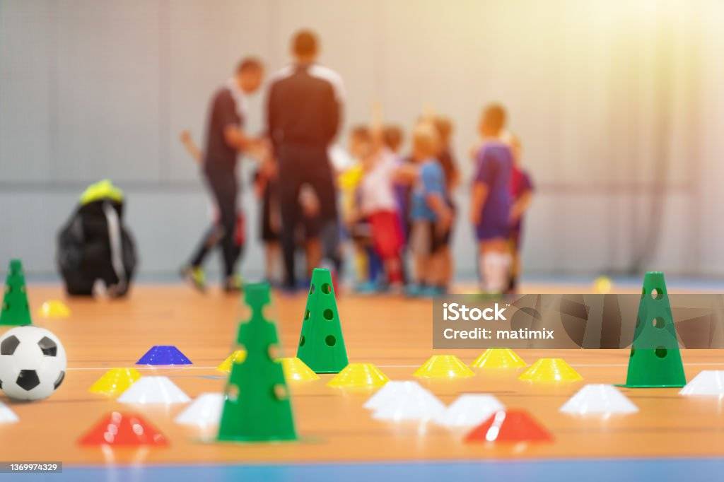 V pátek 1.11.2024 budeme posilovat fyzickou zdatnost a obratnost v Olympijském víceboji.  S sebou sportovní oblečení a obuv na ven i do tělocvičny, svačinu, dostatek pití. Konec vyučování 1.-3.ročník 11:40. Čtvrtý a pátý ročník končí 12:35 - přinese si na poslední hodinu Informatiku.