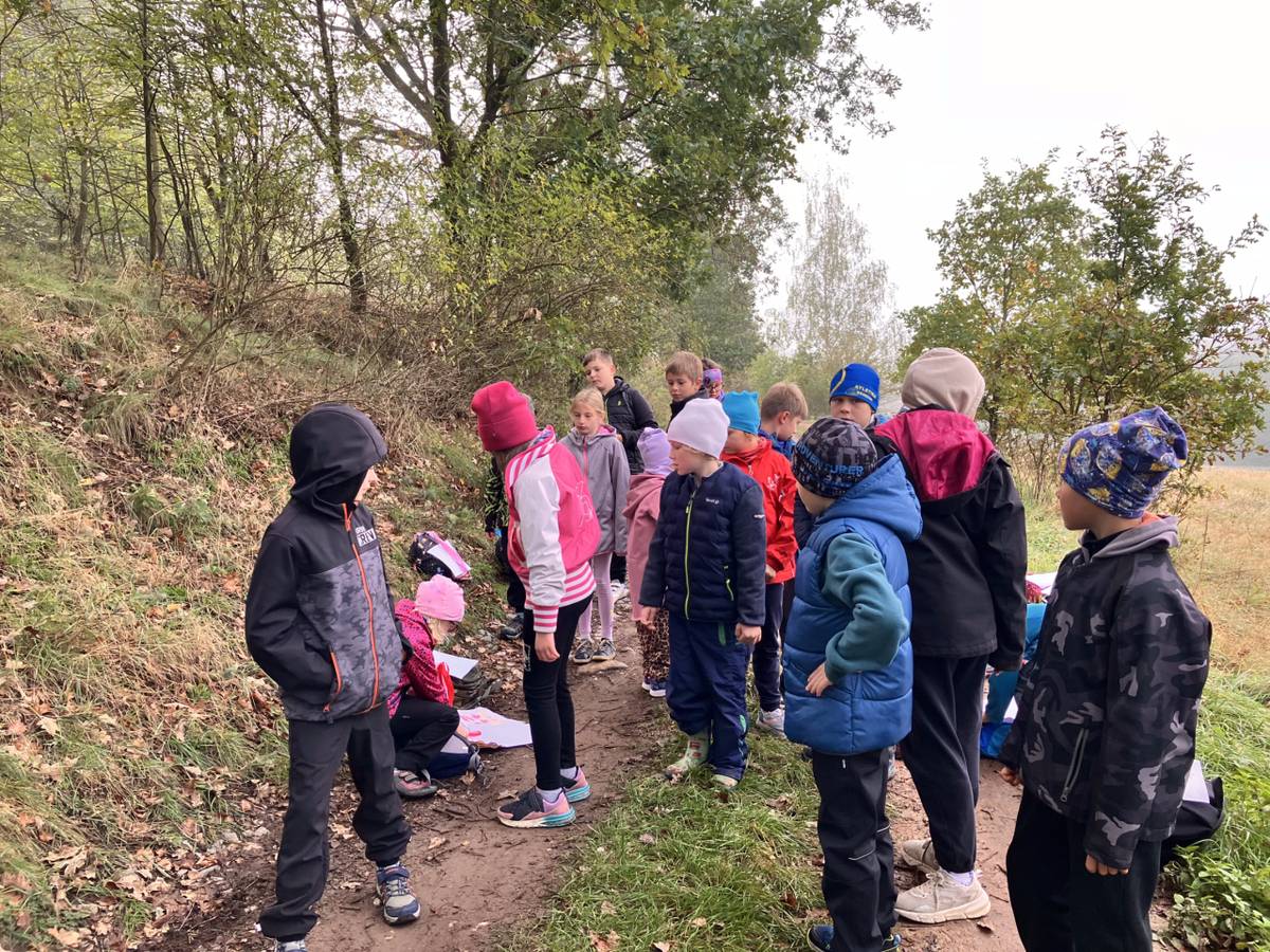 Cvičení v přírodě, divadlo