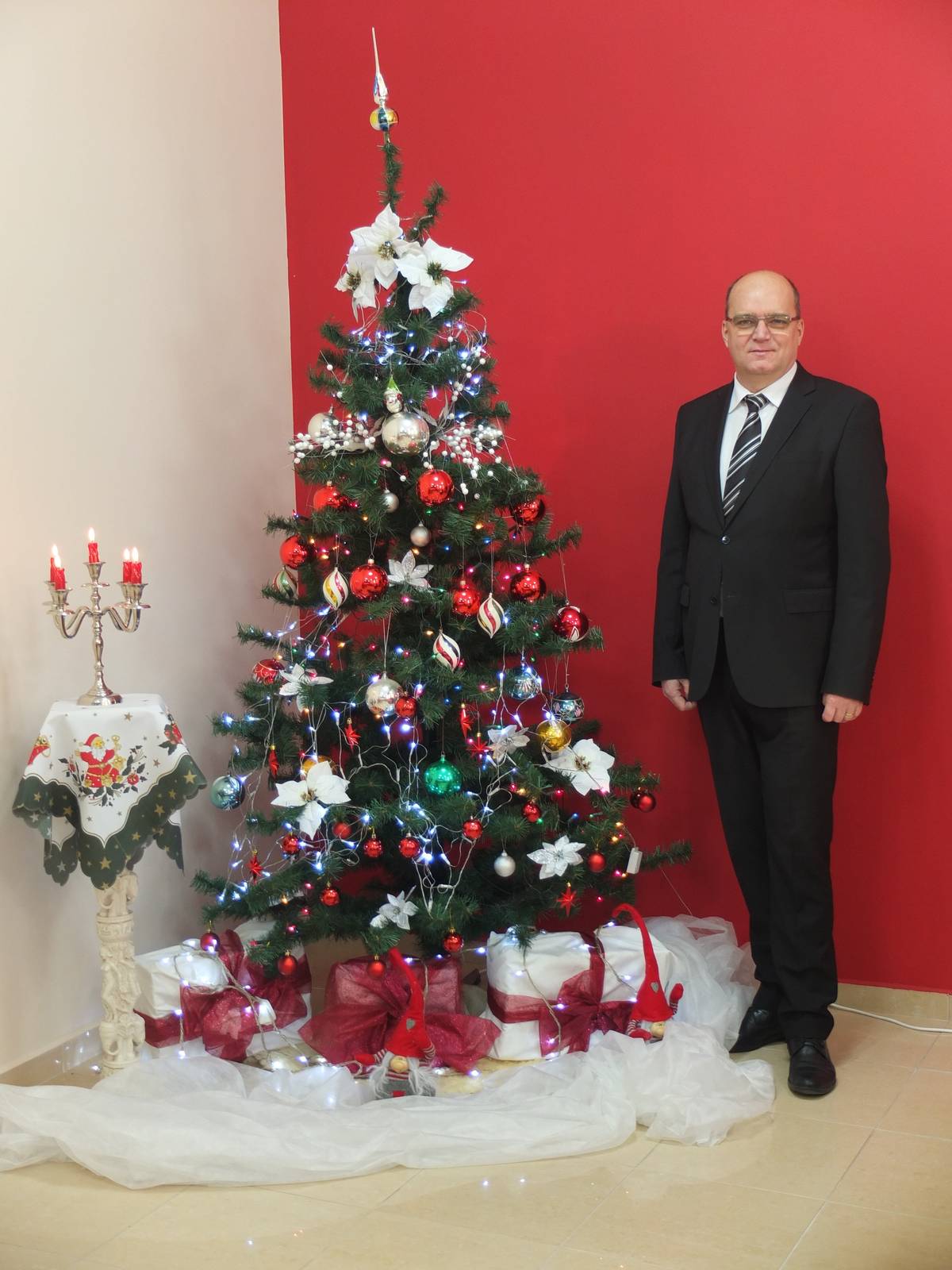 Obec podala žiadosť o dotáciu na obnovu multifunkčného ihriska pri základnej škole.