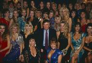 Trump postupně přešel z role pasivního kolemjdoucího do aktivní role a než se stal prezidentem, měl své televizní pořady, třeba byznysovou reality show The Apprentice. Podobně jako Reagan, který byl před vstupem do Bílého domu podstatnou část kariéry hercem, se vepsal do povědomí široké části veřejnosti a dokázal léta budovanou slávu patřičně využít ve svůj prospěch.