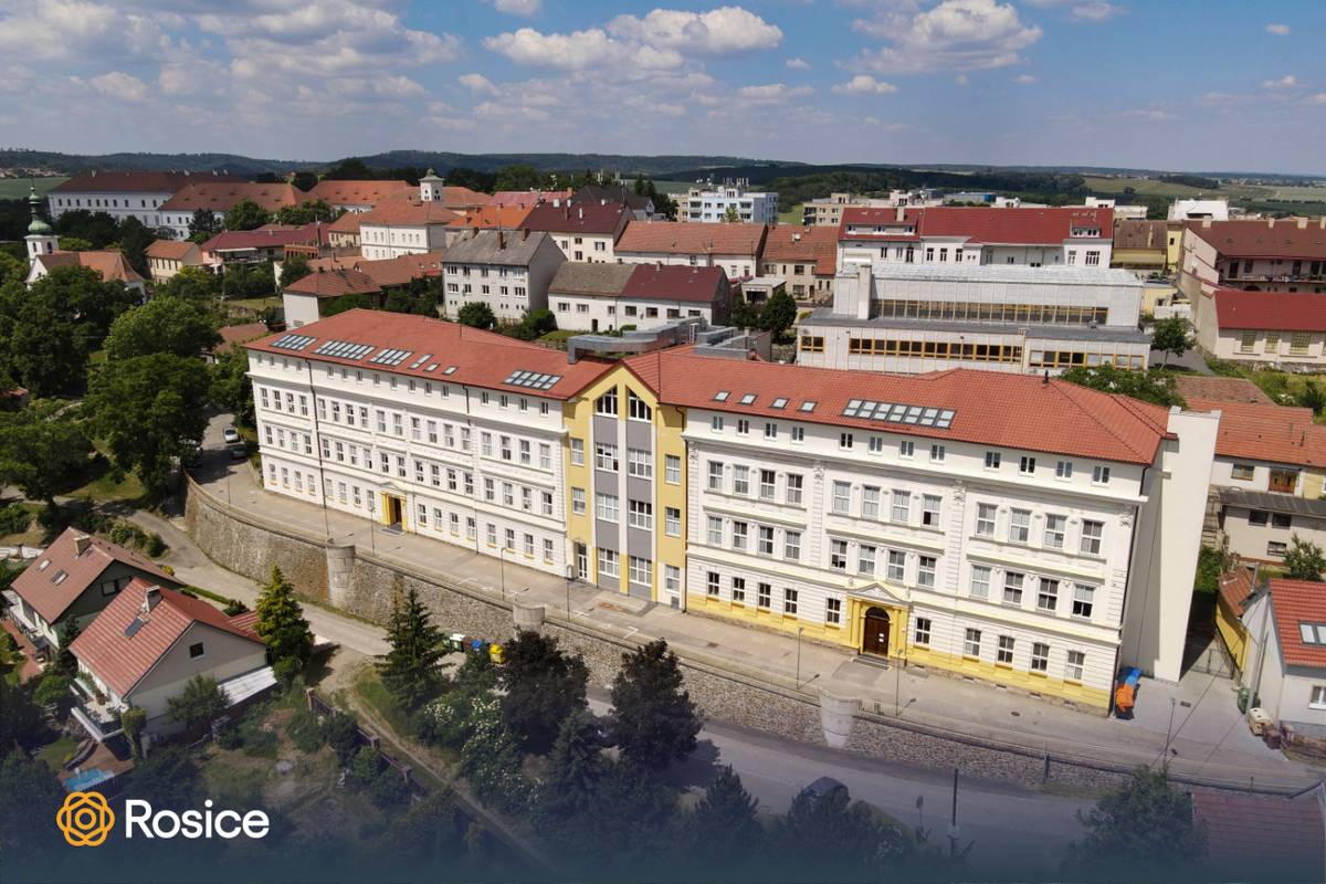 Pár slov k největší kauze tohoto týdne. Více v dalších eNovinách.