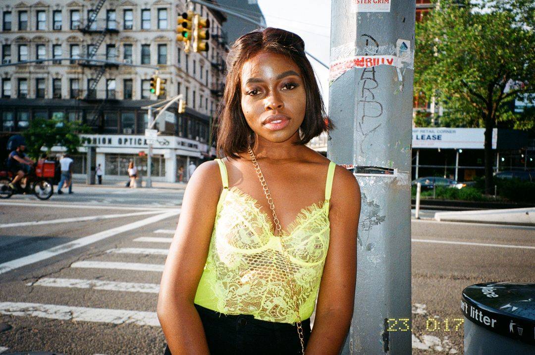 Vystavovala po celém světě, v New Yorku, Praze, Tokiu, Paříži či na bienále Evropského měsíce fotografie v Berlíně.