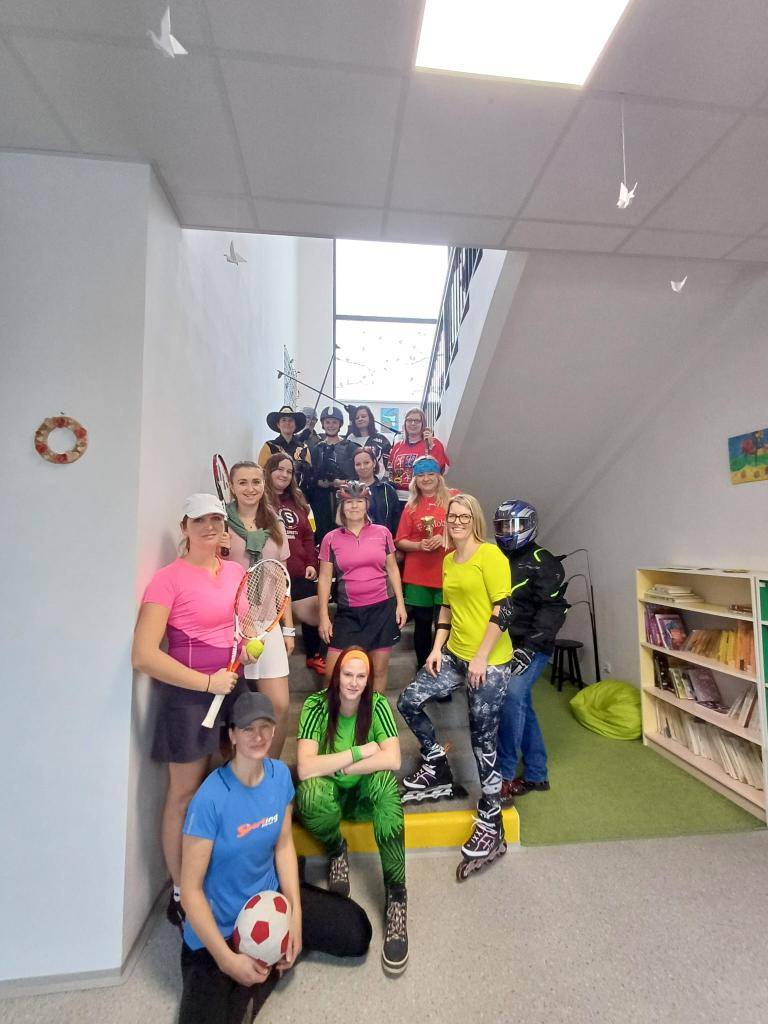 Dnes v pondělí 11. listopadu se na naší škole konal Sportovní den. Měsíc listopad byl v režii 8. třídy.