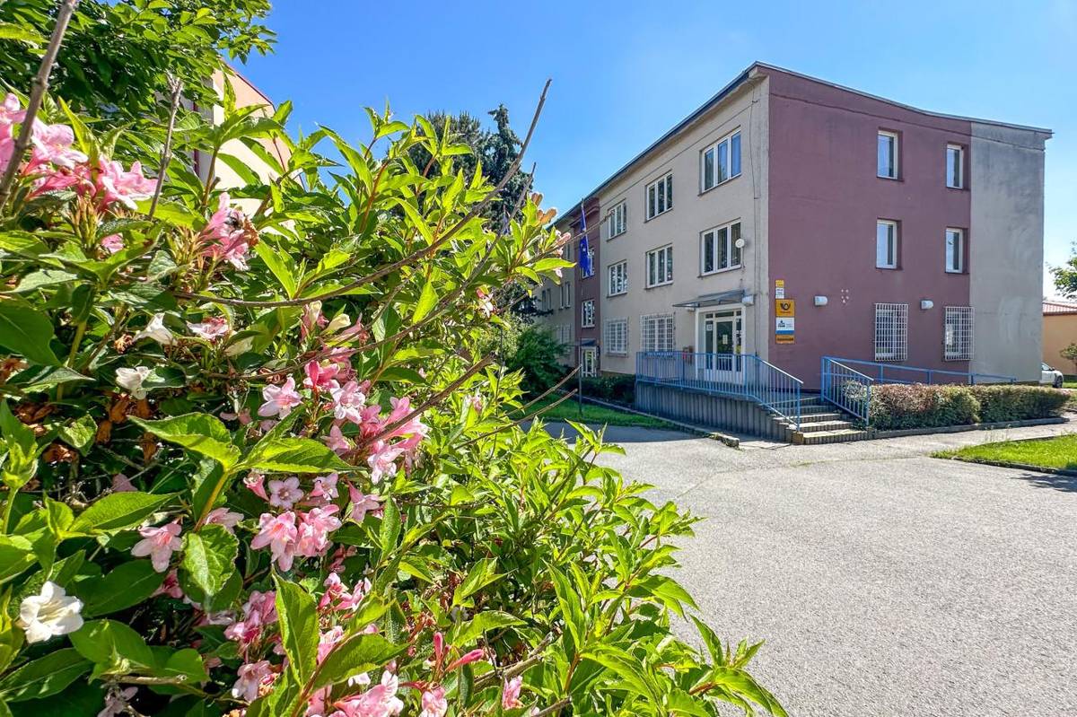 Obec Úněšov zakoupila administrativní budovu Úněšov č.p. 76 od Úněšovského statku a.s.