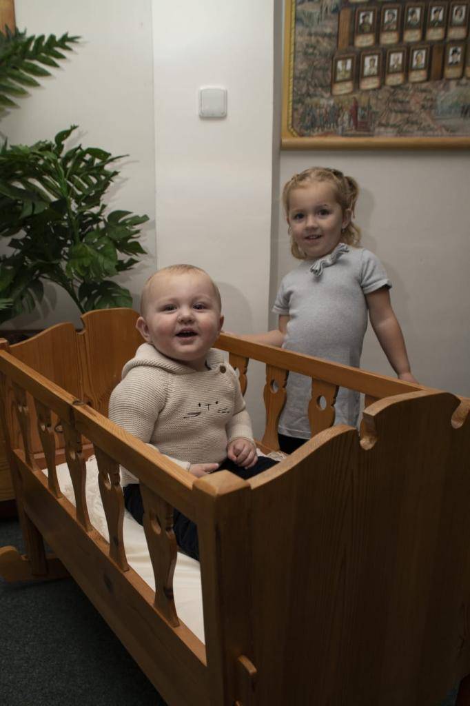 Přivítání nových občánků v obci Kmetiněves.