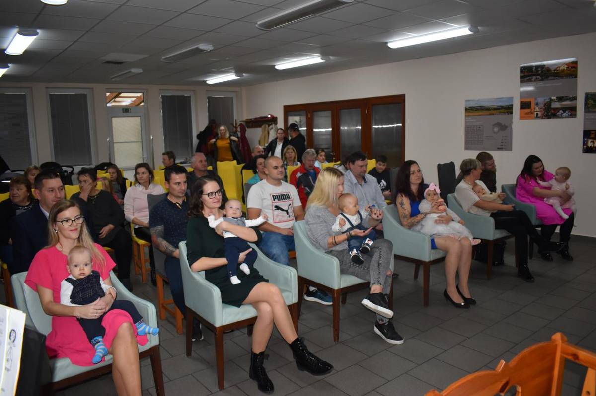 Dnes jsme přivítali nové občánky Chluman, všechny fotografie najdete na: https://www.rajce.idnes.cz/chlumany/album/vitani-obcanku-2024