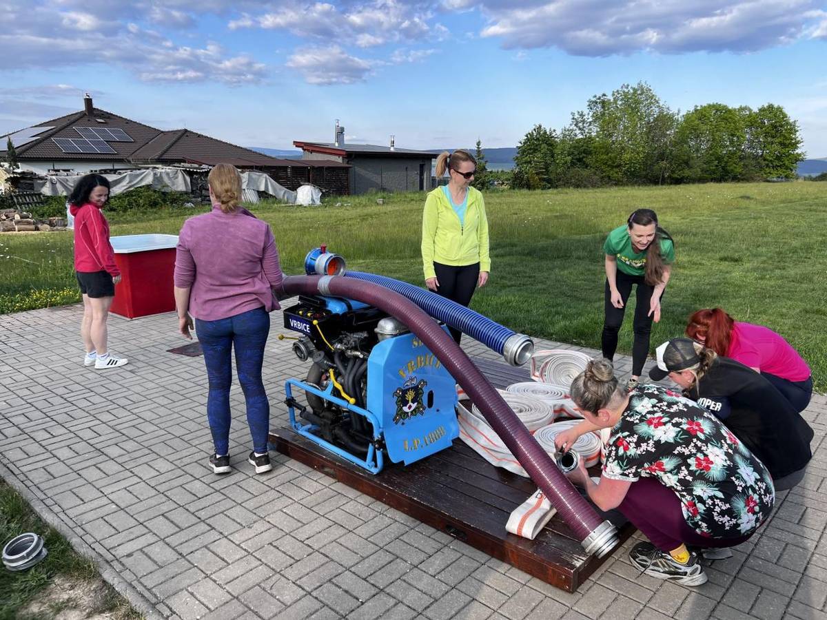 Naši hasiči se připravují na soutěže.