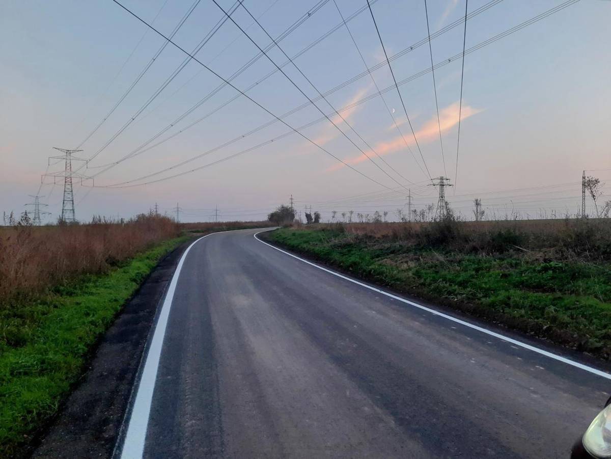 V pondělí 25. listopadu 2024 bude slavnostně otevřená Toušeňská. Přestřižení pásky je plánováno na 9.00 hodin, průjezdná pak bude od 10.00 hodin.      Věříme, že zprůjezdnění Toušeňské zvýší komfort pro občany Nehvizd.