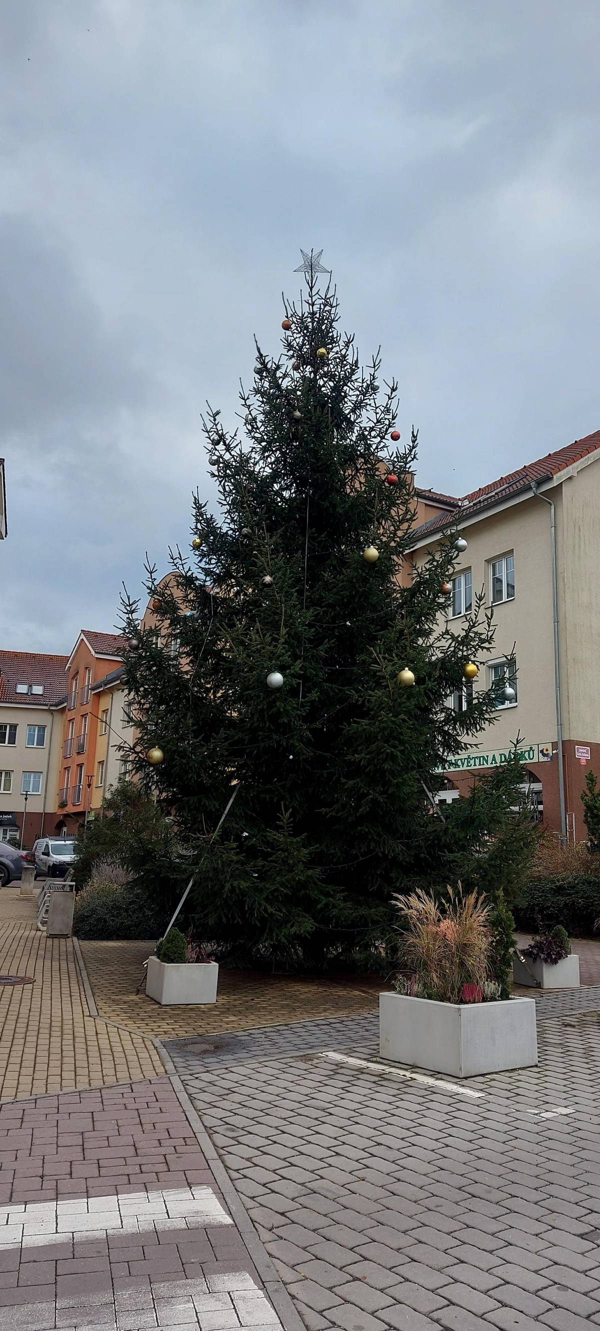 Přátelé, sousedé, kamarádi, zveme Vás všechny na neděli 1.12.2024 v 17.00 hod. na rozsvícení vánočního stromu 🎄 Bude to v klidu, jako minulé roky a hlavně si nezapomeňte přinést něco dobrého v termoskách na zahřátí 🍵