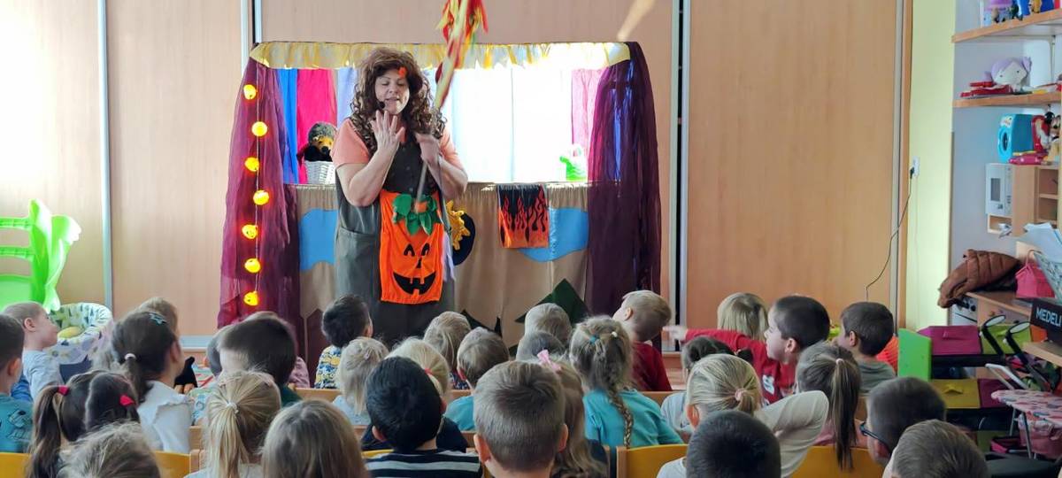 Program v MŠ   Divadlo Paleček s Ivankou Boháčovou - pohádka o dráčkovi   www.divadlo-palecek.cz