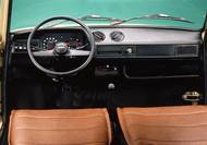 Šlo o jednoduchou robustní verzi, tomu odpovídalo i provedení interiéru, čtyřválec o objemu 1049 cm3 ale mírně posílil na 40,5 kW. V nabídce vydržela tato varianta do roku 1981.