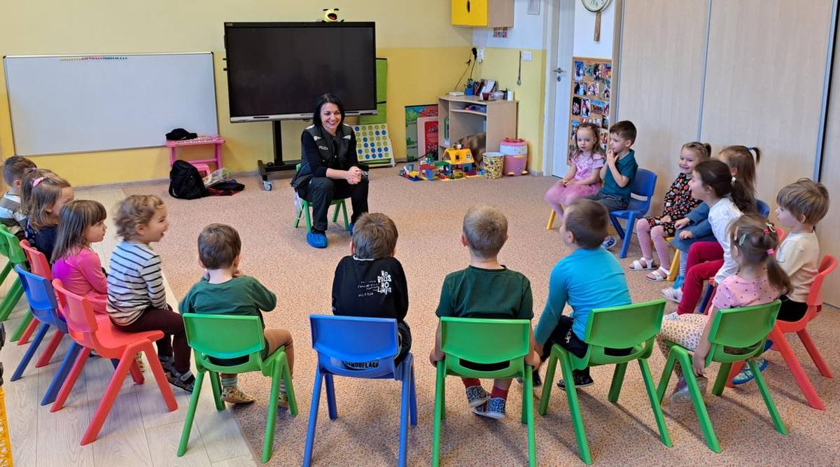 Strávili sme zaujímavý čas s pani policajtkou....