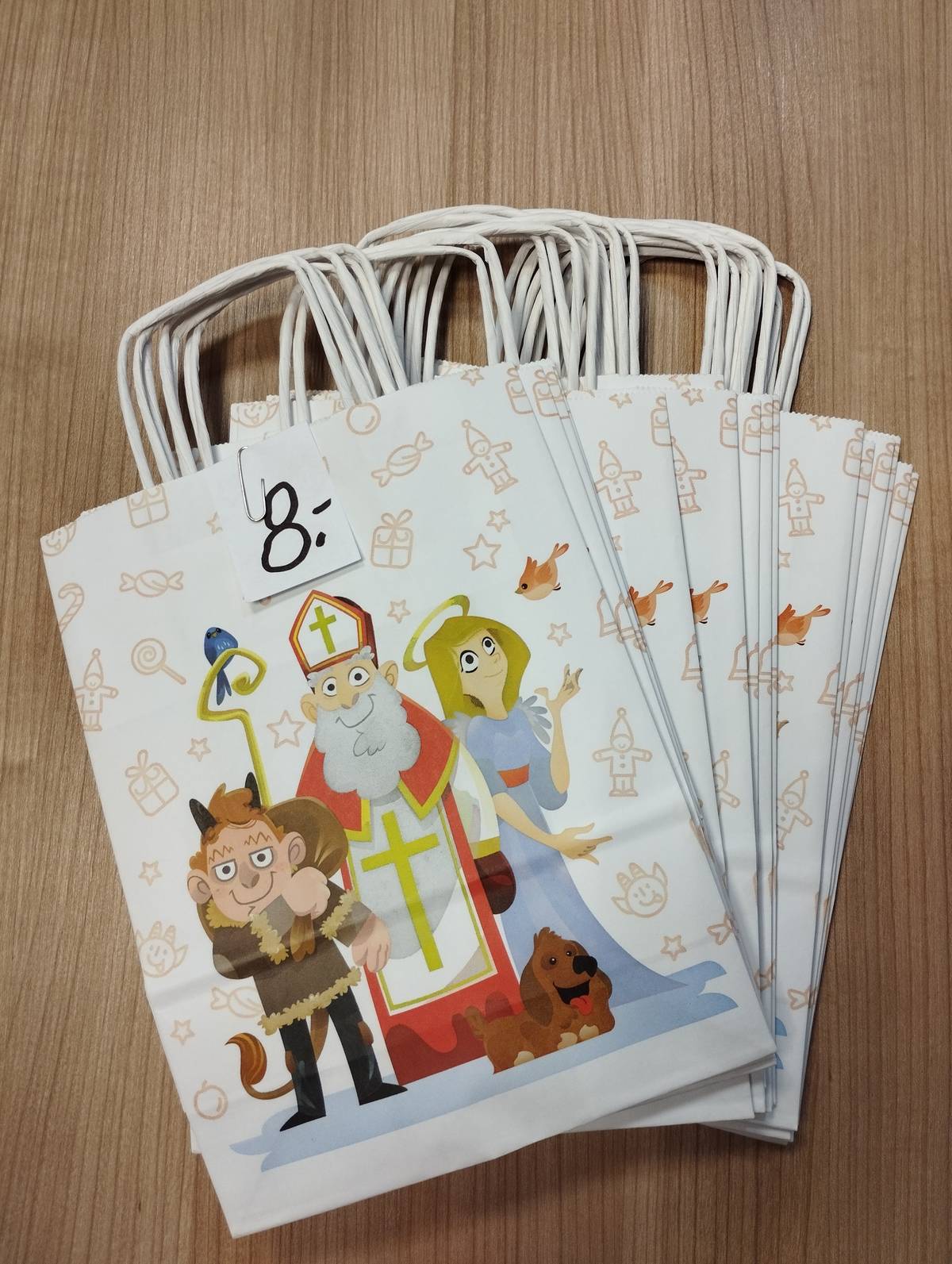 Opět jsme pro Vás rozšířili nabídku zboží, tentokrát však Vánočního, která je pro Vás dostupná na naší poště v budově Obecního úřadu. Platba POUZE V HOTOVOSTI.