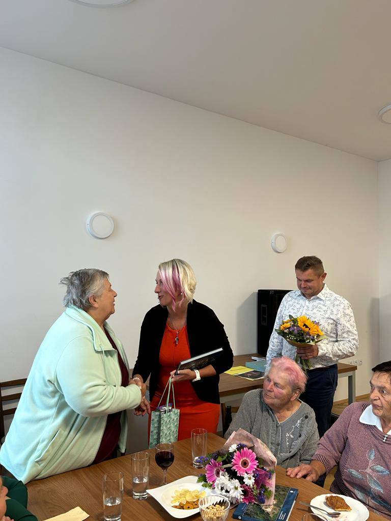 Dne 8. září 2023 proběhlo na sále OÚ tradiční setkání s důchodci, nechyběla ani gratulace našim jubileantům.