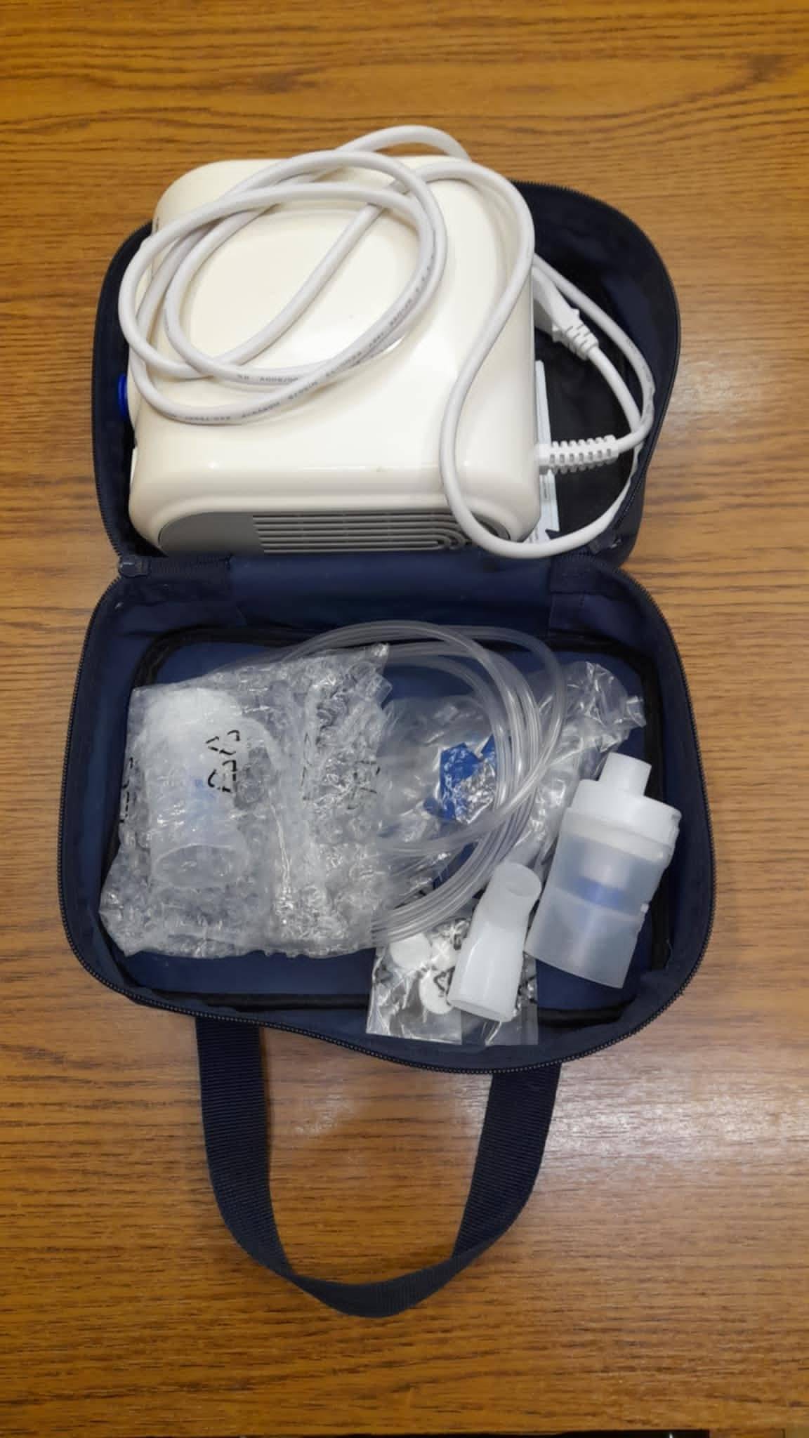 Na autobusovém nádraží byl nalezen kompresorový inhalátor. Majitel si ho může vyzvednout na sekretariátě městského úřadu, tel. 546 418 411.