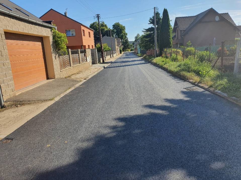 Ulice Za Křenovkou 2022 (výměna povrchu)