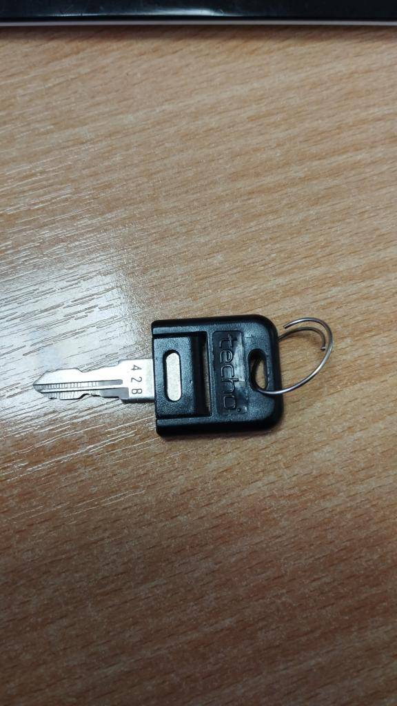 Dne 05.12.2024 byl nalezen klíč s černou hlavou a vyrytým číslem poblíž úřadu městyse. Majitel si ho může vyzvednout v kanceláři matriky na Úřadu městyse Kovářská.