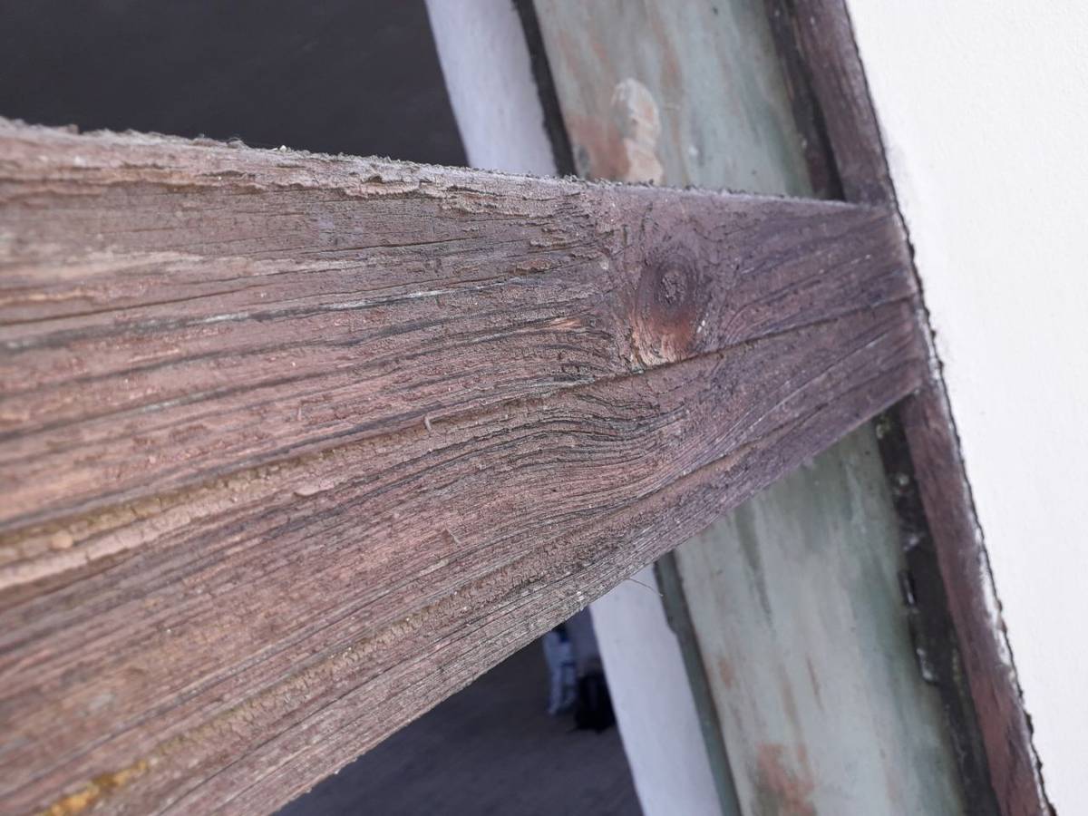 2018_Stav okenních výplní Mysliveckého sálu při vyjímání