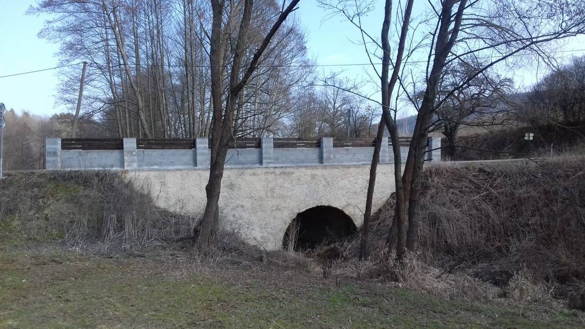 2017_Obnova mostu nad Dolanským potokem
