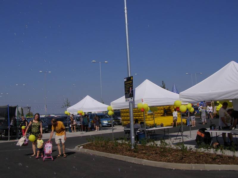 Slavnostní otevření obchodních nájemních jednotek Zápy