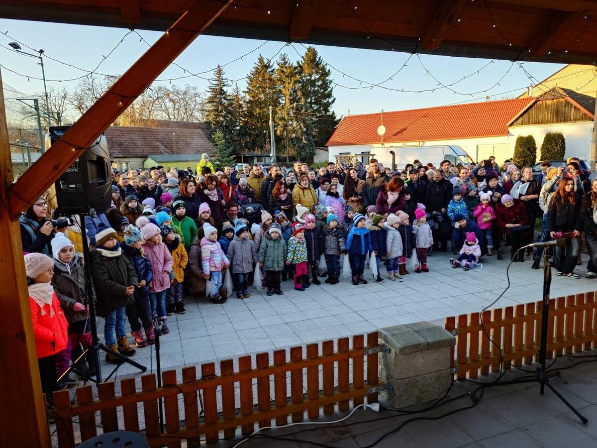 Děkujeme všem prodejcům, řemeslníkům, kuchařům, kuchařkám, žákům a učitelům ZŠ a MŠ Archlebov a samozřejmě také všem návštěvníkům ❤️. Díky Vám všem byla včerejší akce opravdu povedená ????