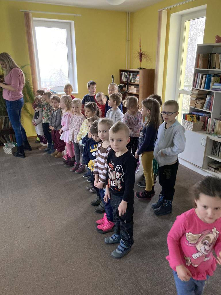 Dne 2. prosince 2024  proběhla "Vánoční besídka v DPS". Děti z mateřské školy si pro seniory připravily vystoupení, pásmo písniček a básniček. Rozesmály a potěšily tak naše babičky a dědečky. Navíc děti obdarovaly každého malým vánočním přáníčkem.