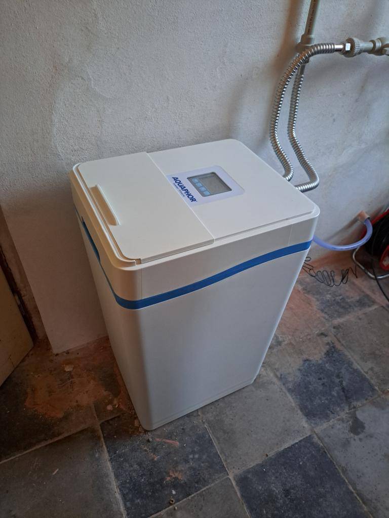 V měsíci prosinci 2024 začaly práce s dokončením úpravny vody z nového obecního vrtu,  po krátkém provozu budou odebrány nové vzorky a vodu bude možno používat oficiálně jako pitnou, současně je možnost čerpat vodu užitkovou.