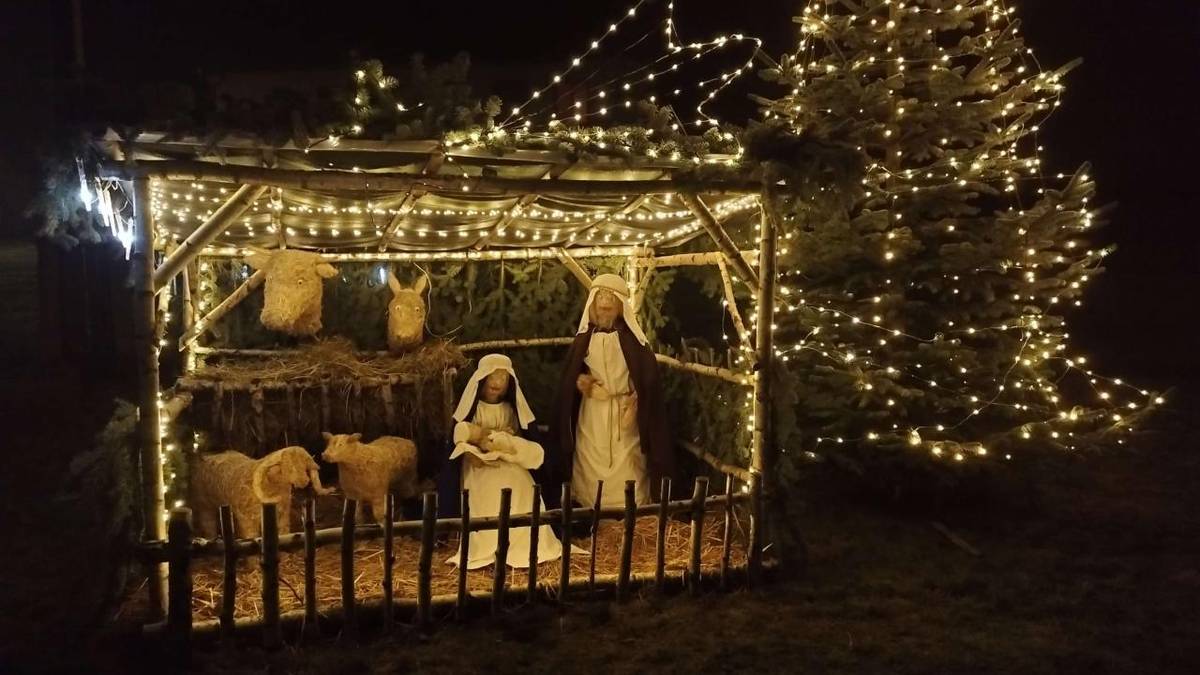 Příprava a rozsvícení obecního vánočního stromu