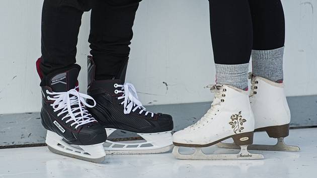 Obec Komorovice Vás zve na veřejné bruslení na zimní stadion do Humpolce dne 26.12.2024 od 11:45 do 12:45 hod.