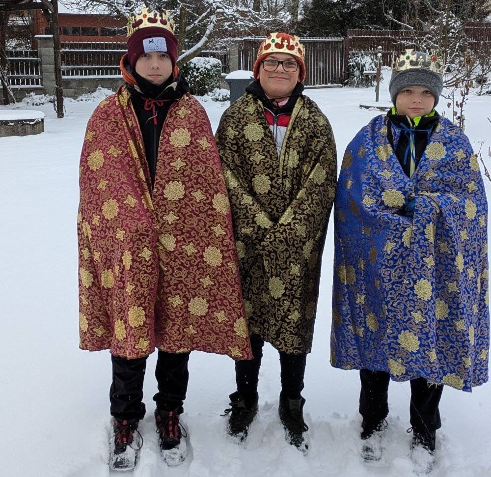 Tradiční tříkrálová sbírka přinesla opět překonání částky z předešlých let. Vybralo se celkem 20 735 Kč.  Loni to bylo 18 365 Kč. A výsledky předešlých let si můžete prohlédnout zde - https://www.vlachovice-nm.cz/aktuality/trikralova-sbirka-2025 Všem dárcům patří veliký dík.