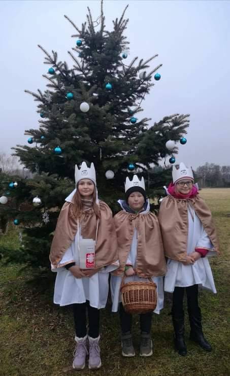 Milí spoluoobčané, sousedé,  přátelé Tříkrálové sbírky.  V sobotu 11.1.2025 navštíví Vaše domácnosti opět Tři králové. V Zálší v dopoledních hodinách v doprovodu paní Ivany Zárubové, v Noříně po obědě v doprovodu paní místostarostky Bc.Lenky Bresto. Věřím, že se stejně jako v letech minulých, podaří přispět pěknou částkou do celostátní sbírky. V loňském roce se podařilo vybrat 32.600,- korun, čímž jsme se v naší oblasti umístili na krásném druhém místě po Brandýse nad Orlicí. Chci zde znovu poděkovat Všem, kterým není lhostejný osud jiných a na sbírce se podílejí. Dohled nad počítáním a administrováním této akce bude mít opět paní Ing. Hana Lásková. Koledníkům přeji přiznivé počasí a o celkové vybrané částce Vás budu touto cestou brzy informovat.                                           Přeji Vám pěkné dny.                                                       Lenka Fikejzová