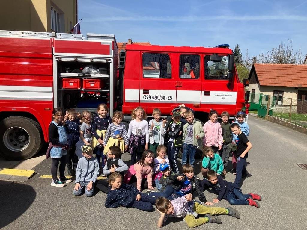 Zkouška neodpovídat : obec Nečí