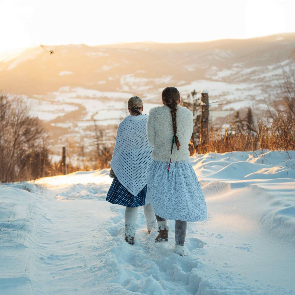 Nejlepší oblečení je nic a hned potom je kroj! - tak zní motto "Děvčat v kroji".