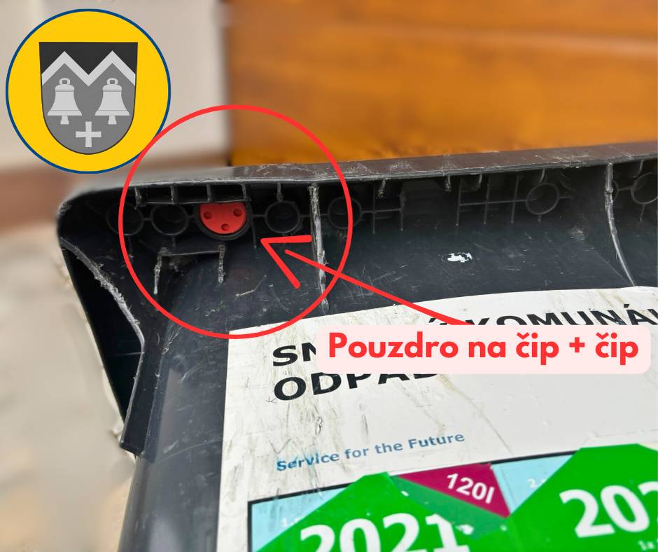 Při čipování popelnic na komunální odpad bylo zjištěno, že se v obci nachází různé typy nádob, včetně plastových, které neodpovídají normě EN 840-1-5-6. Nádoby vyrobené po roce 2005 a odpovídající této normě jsou přizpůsobeny k čipování RFID čipem. Popelnice musí mít "pouzdro na čip" (viz obrázek). Obec se setkala i s případy, kdy byli kupující výrobci záměrně uvedeni v omyl, že nádoba normě odpovídá, i když tomu tak nebylo. Pokud vaše popelnice pouzdro na čip nemá, bohužel ji není možné očipovat a je nutné si pořídit novou nádobu. Doporučení při nákupu nové popelnice: Při koupi nové nádoby prosím vždy zkontrolujte:  nádoba odpovídá normě EN 840-1-5-6 součástí nádoby je pouzdro na čip – aby nedošlo k opětovným komplikacím při čipování. nádoba má minimálně 2 kolečka o průměru min 200 mm  Dále doporučujeme (a vysoutěžené nádoby toto splňují):  tloušťka stěny nádoby min. 3,4 mm barva černá, certifikace RAL GZ 951/1 nosnost min. 95 kg zpevněný okraj nádoby pro vyšší odolnost při výsypu.  Více ke změnám ve svozu komunálního odpadu