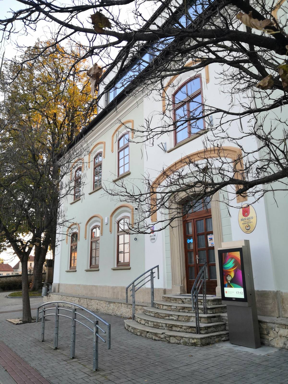 Česká pošta v Dolním Újezdě otevírá  již dnes,  ve zrekonstruovaných prostorech č.p. 281 Středa   22.1. –  otevřeno od 14,00 do 17,00  Další dny otevřeno dle běžné otevírací doby.