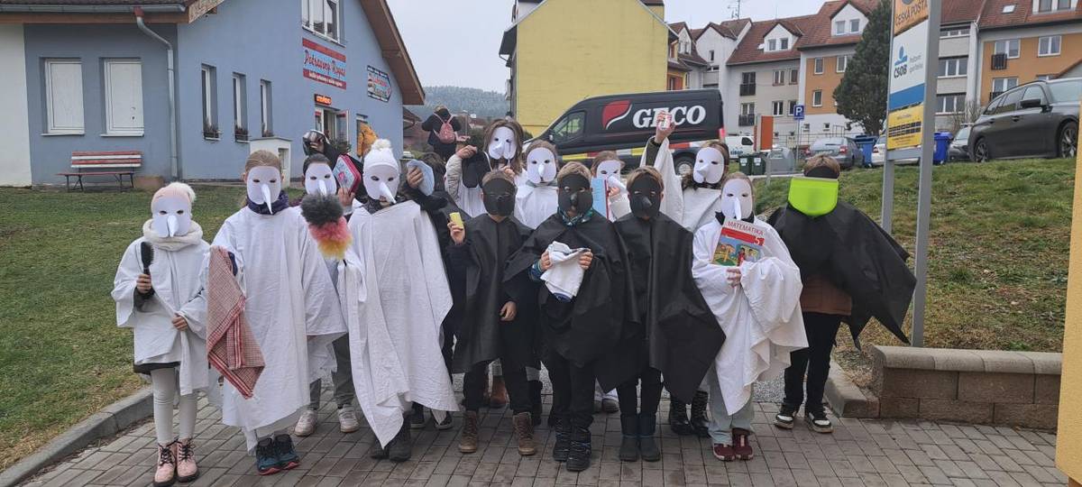 V pátek 13. prosince přišly na obecní úřad udělat pořádek Ambrožové a Lucky