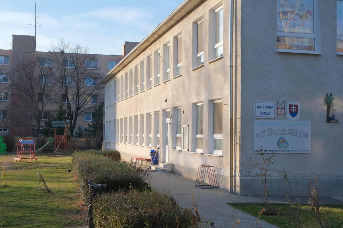 Materská škola na Ružovej ulici č. 7 v Stupave je na základe rozhodnutia RÚVZ Bratislava uzatvorená pre zvýšený výskyt respiračných ochorení v termíne od 21. 01. 2025.