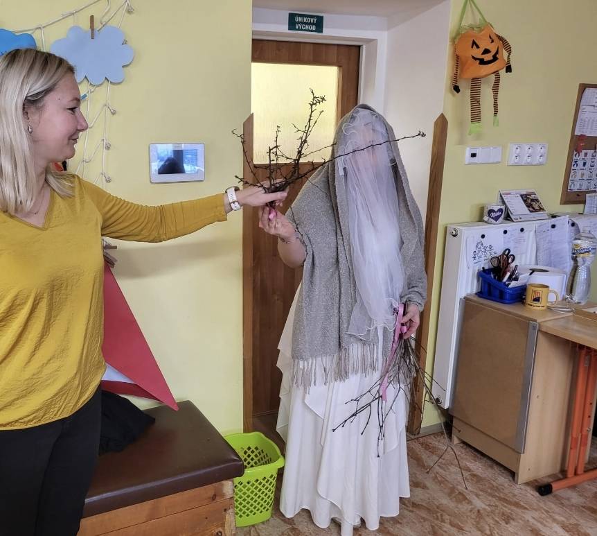 "Hodným dětem mlsku dám, těm ostatním našupám."