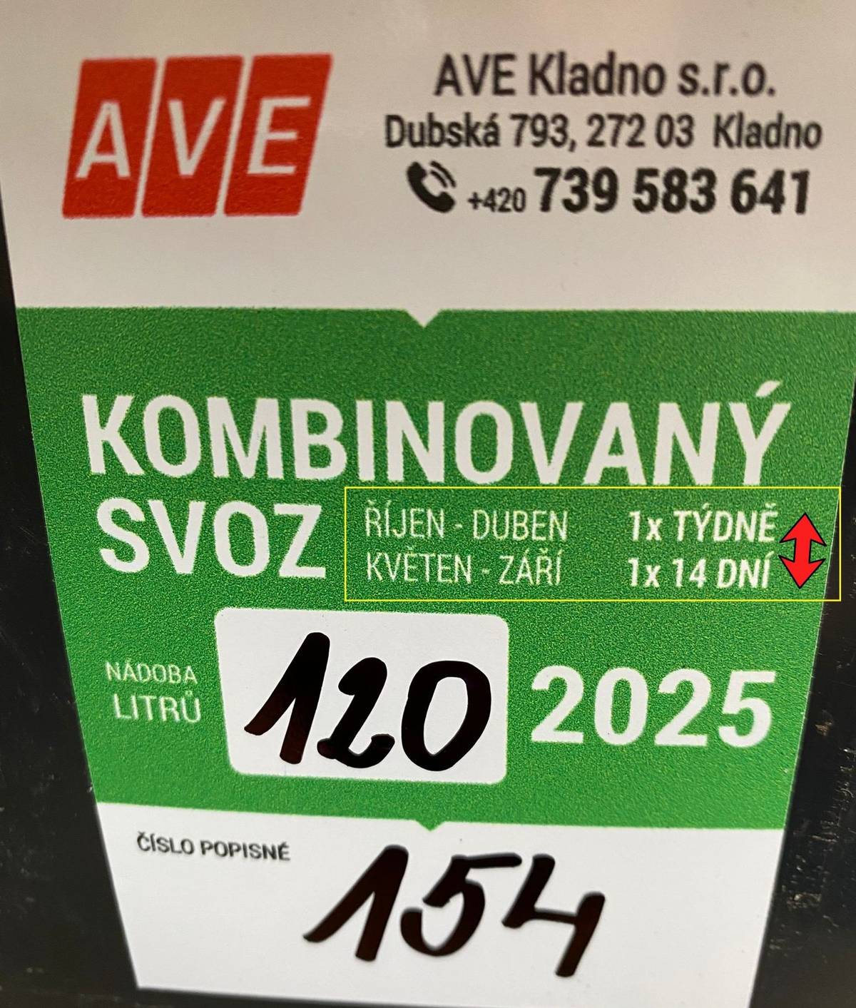 Vážení spoluobčané, vyzýváme všechny, kteří si ještě nevyzvedli svoje zaplacené známky, aby tak ve svém zájmu obratem učinili. Společnost zajišťující vývoz, pokud není známka vylepena, nemá kontrolu. Její tolerance času pro přelepení již končí, pokud nebudete mít vylepenou známku, odpad již nevyveze, reklamace nebude brát na zřetel (zcela oprávněně).  Upozornění:  Na známce je chybně uvedena četnost vývozů. Samozřejmě platí standard, čili: přes léto "Květen - září" 1x za týden zima "říjen - duben" 1x za 14 dní   Všechny neplatné etikety z minulých let musí být z kontejneru odstraněny.  Důvodem je přehlednost a urychlení práce při svozu. Děkujeme za pochopení.  OU Lidice