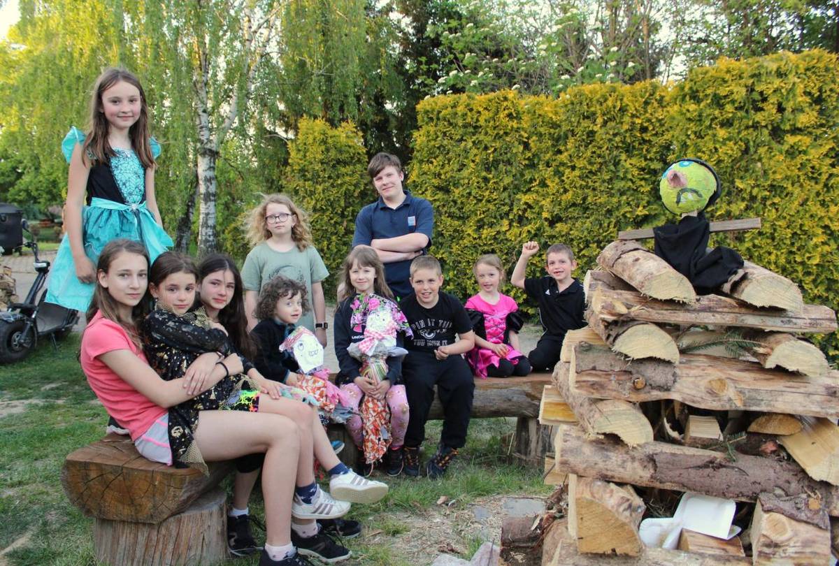 Tradiční pálení čarodějnic spojené s vítáním jara