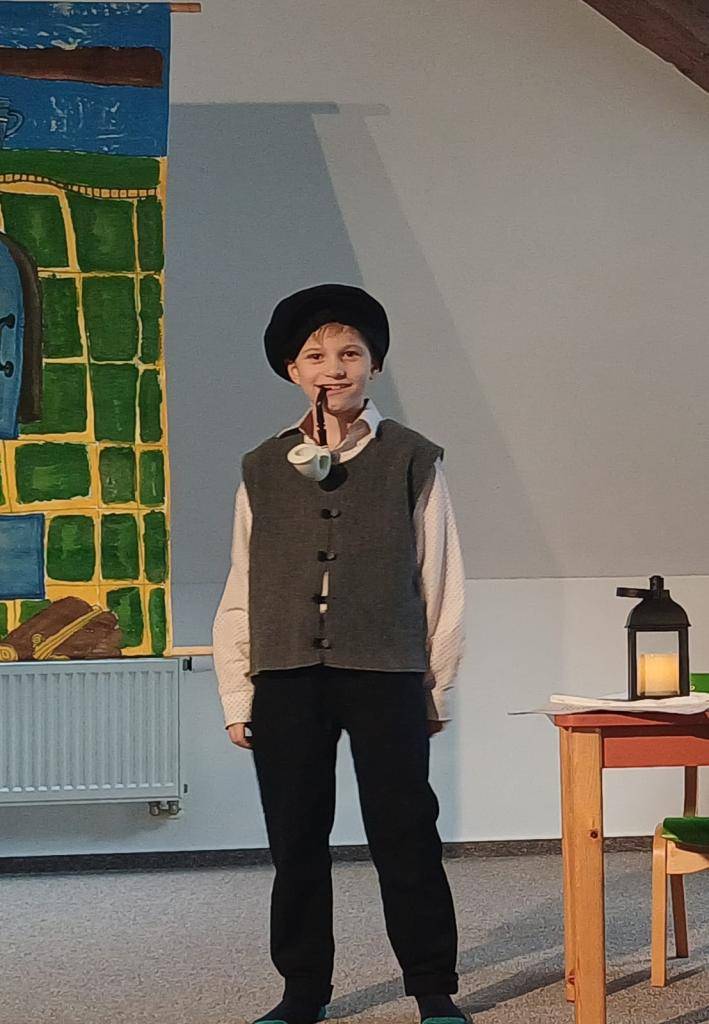 Třetí adventní neděli (15. prosince 2024) jsme se sešli v Komunitním centru v Chelčicích beze spěchu a klidně si společně zazpívali, dali si dobrý čaj, cukroví a shlédli maňáskovou premiéru "O zvířátkách, kteří hledali svůj domov".