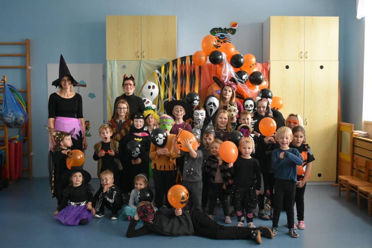 Dne 1. listopadu 2024 proběhla Halloweenská party, kterou společně uspořádaly základní a mateřská škola.