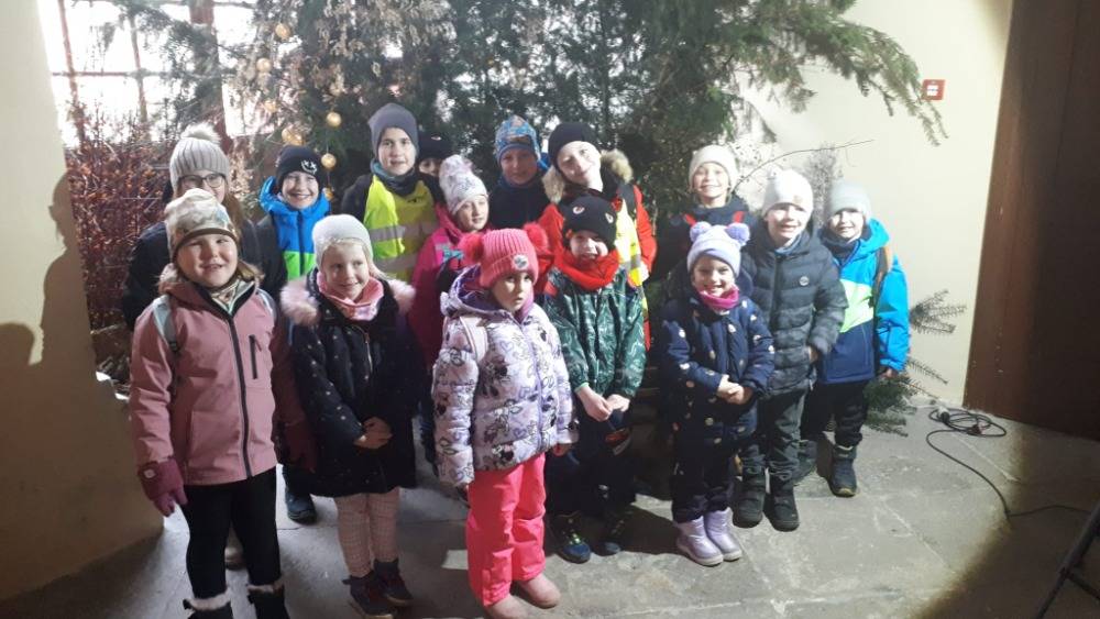 Žáci základní školy a předškoláci z mateřské školy navštívili Muzeum Kroměřížska a zámek v Kroměříži.