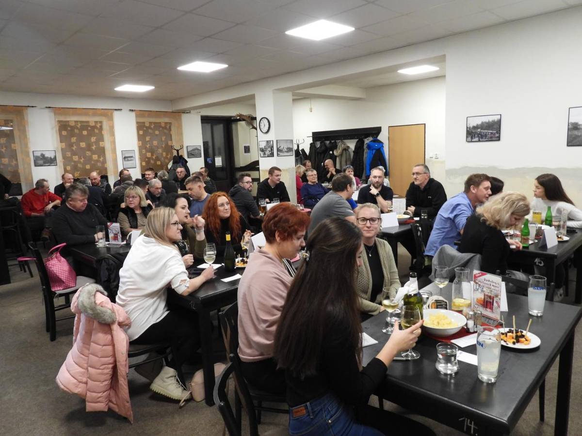 Ve středu 29. 1. proběhlo v Motorestu Břest zábavné Břestské amatérské kvízování. Přišlo Vás opravdu mnoho. A kromě zábavy, jste si mohli odnést i nově nabyté vědomosti.