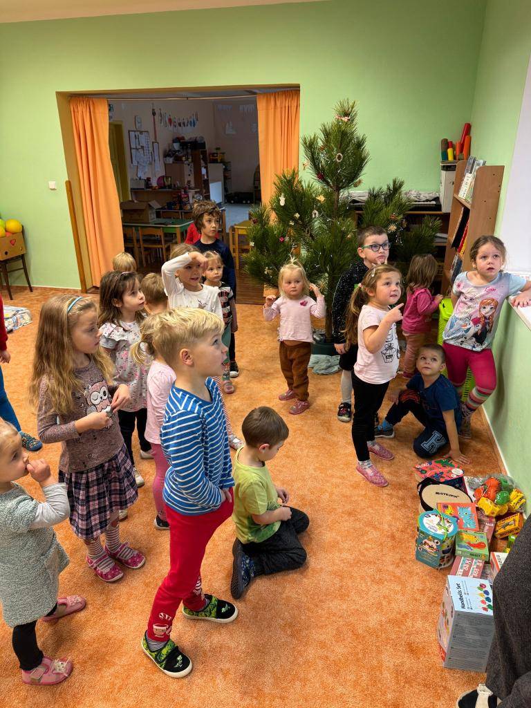 Vánoční posezení a nadílka pod stromečkem