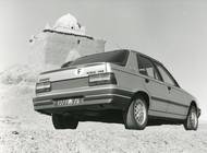 Ten byl zajímavý tím, že v chudší výbavě GLD zavítal také do Československého Tuzexu jako první Peugeot a rovněž první naftové osobní auto dovezené ve větším počtu kusů. 309 stála 56 tisíc bonů.