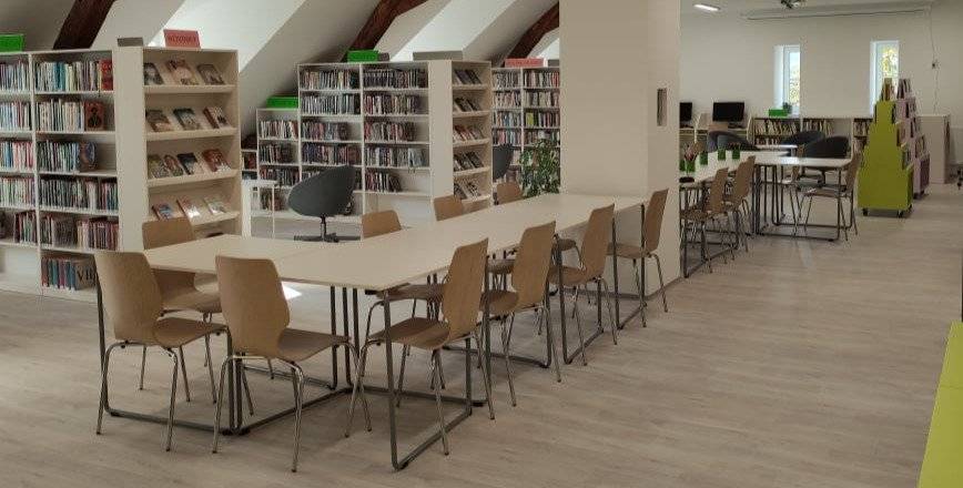 Vážení občané,  knihovna Nadějkov srdečně zve v sobotu 8. února od 17.00 hod. na cestovatelskou besedu a promítání s Milošem Novákem na téma Madeira – ostrov věčného jara. Dále vás knihovna zve na Listování s knihou Gottland a to v úterý 25. února od 16:30 hod. Učinkují: Petra Bučková, Alan Novotný a Lukáš Hejlík.  Rezervace místa v knihovně nebo na tel. čísle 728 844 383.  Pěkný den přeje  Obec Nadějkov