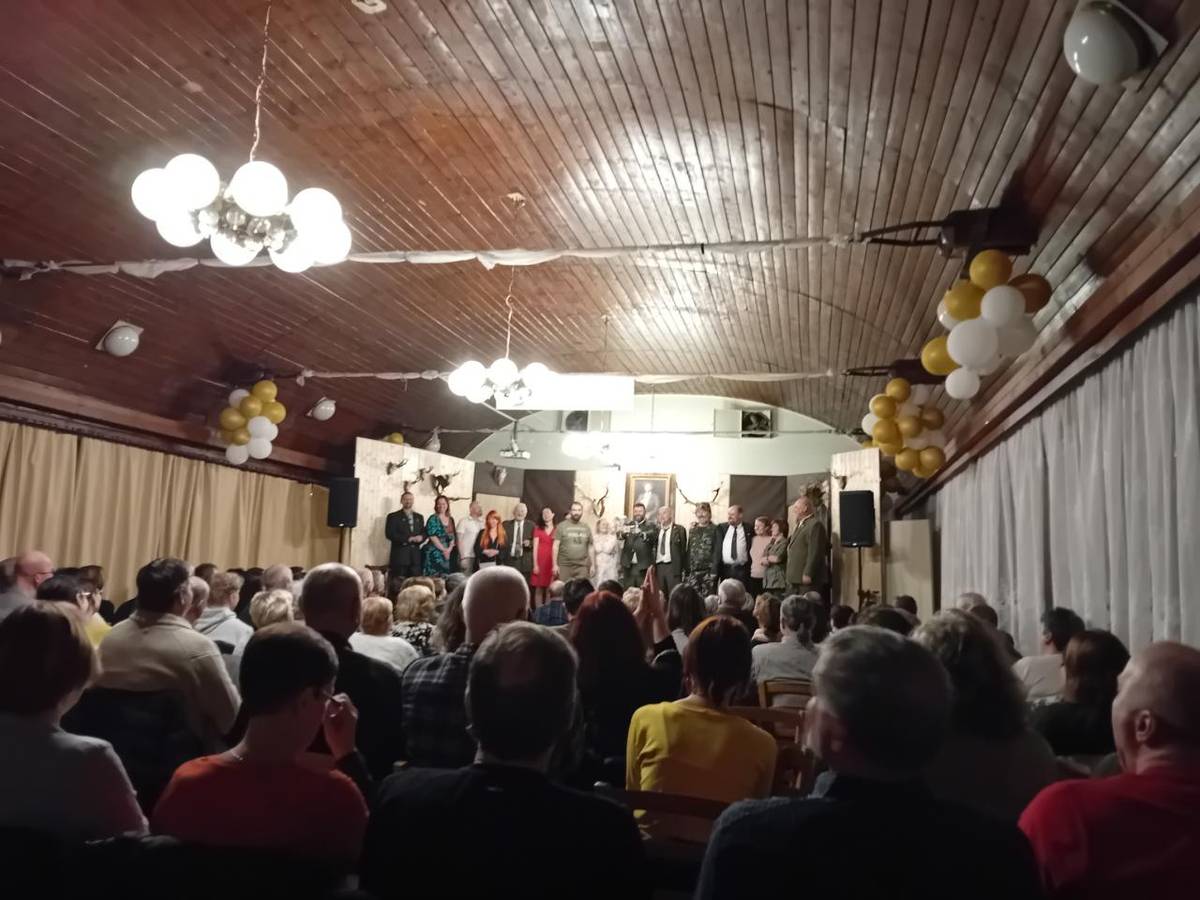 Spolek BABYLON ve spolupráci s divadelním spolkem Kolofantí uspořádal v sále hotelu Bohmann třetí představení této skupiny, tentokrát s názvem Halalí.