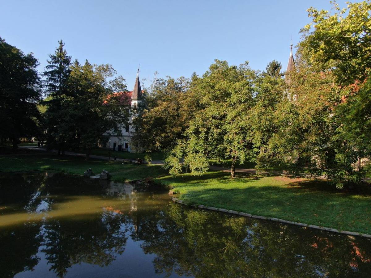 BSK začal s revitalizáciou Kaštieľskeho parku v Stupave. Cieľom projektu je obnova zelene, historických prvkov aj infraštruktúry, čím park získa späť svoju pôvodnú krásu a bude lepšie prispôsobený klimatickým zmenám.